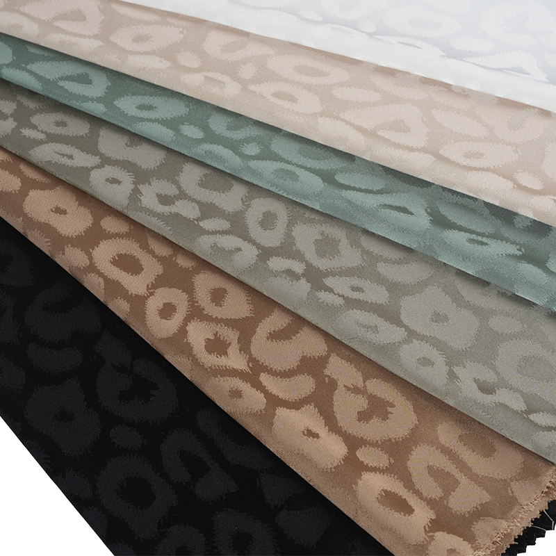 50/75 Rastezljivi satenski leopard jacquard