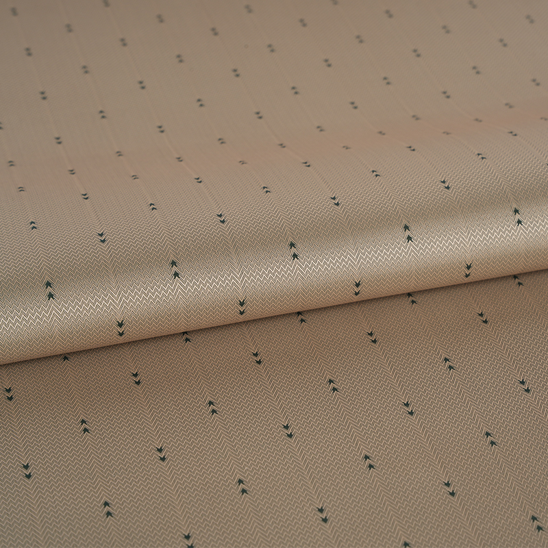 Jacquard od bijelog poliestera s valovitom strelicom