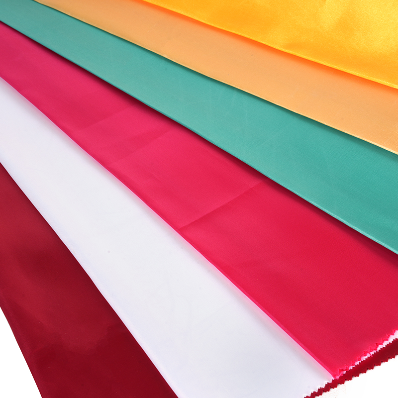 50/75 sjajni neuvrnuti saten + tanka lopatica na gornjoj tkanini